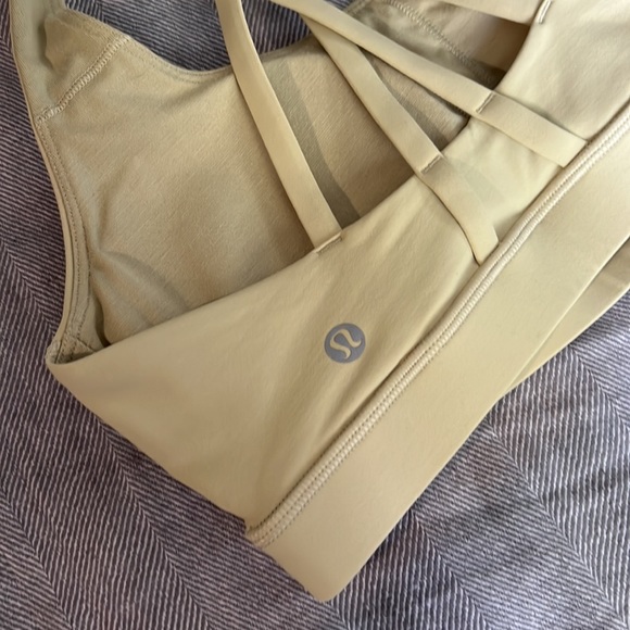 Lululemon bra - Picture 3 of 4